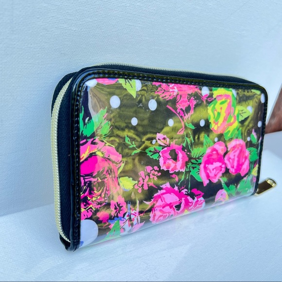 Betsey Johnson Blooming flowers zip around wallet - Picture 9 of 10